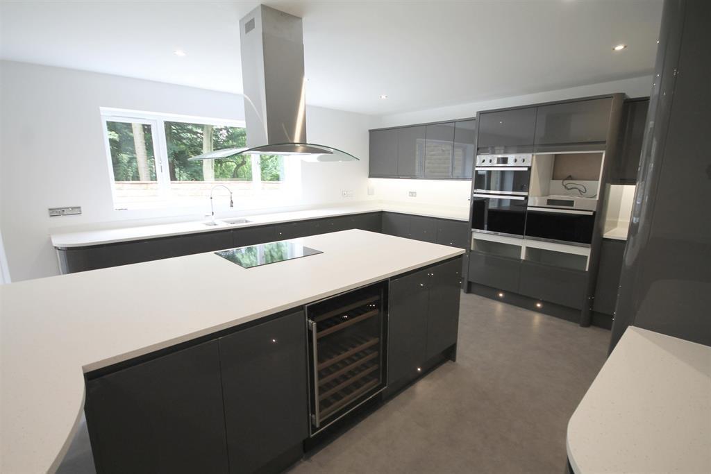 5 bedroom detached house for sale in Lostock Junction Lane, Lostock