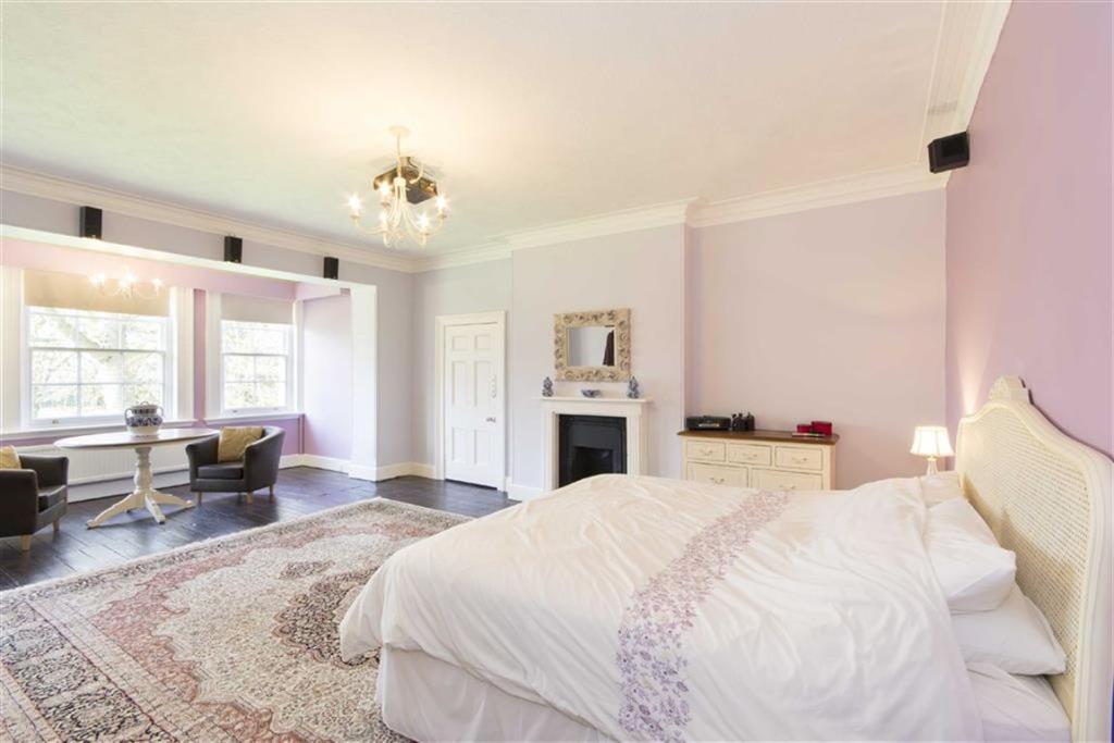 9 bedroom detached house for sale in Alwalton, Peterborough, PE7