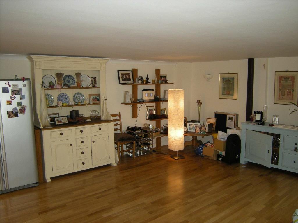 3 bedroom barn conversion to rent in Bagshot Park, Bagshot, Surrey, GU19