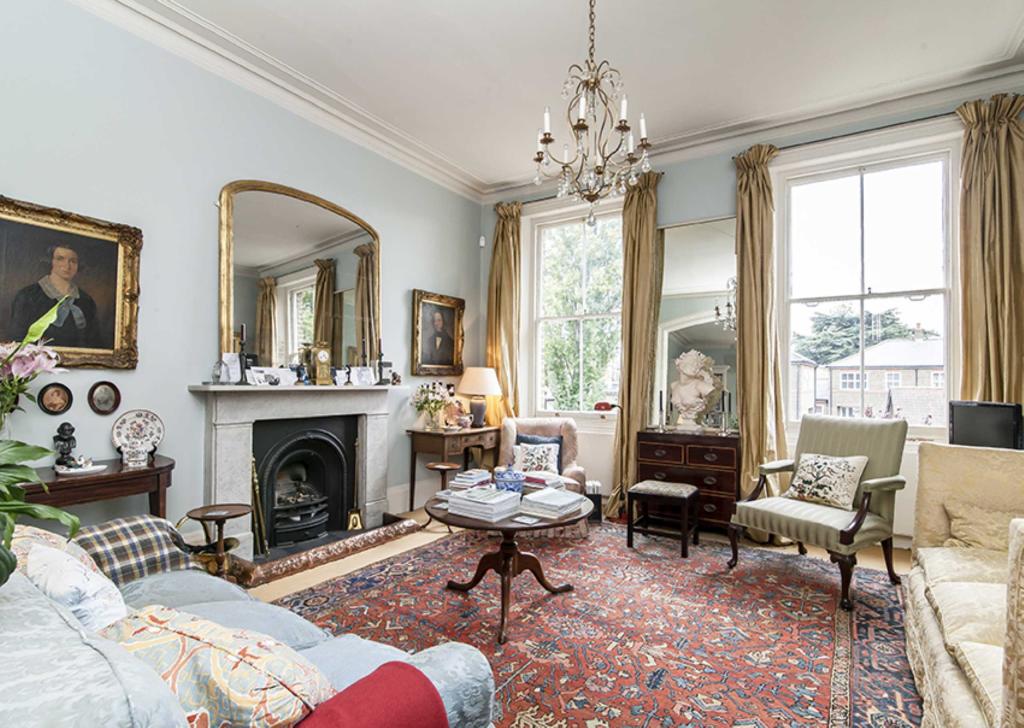 5 bedroom flat for sale in Elms Road, Clapham Common, SW4