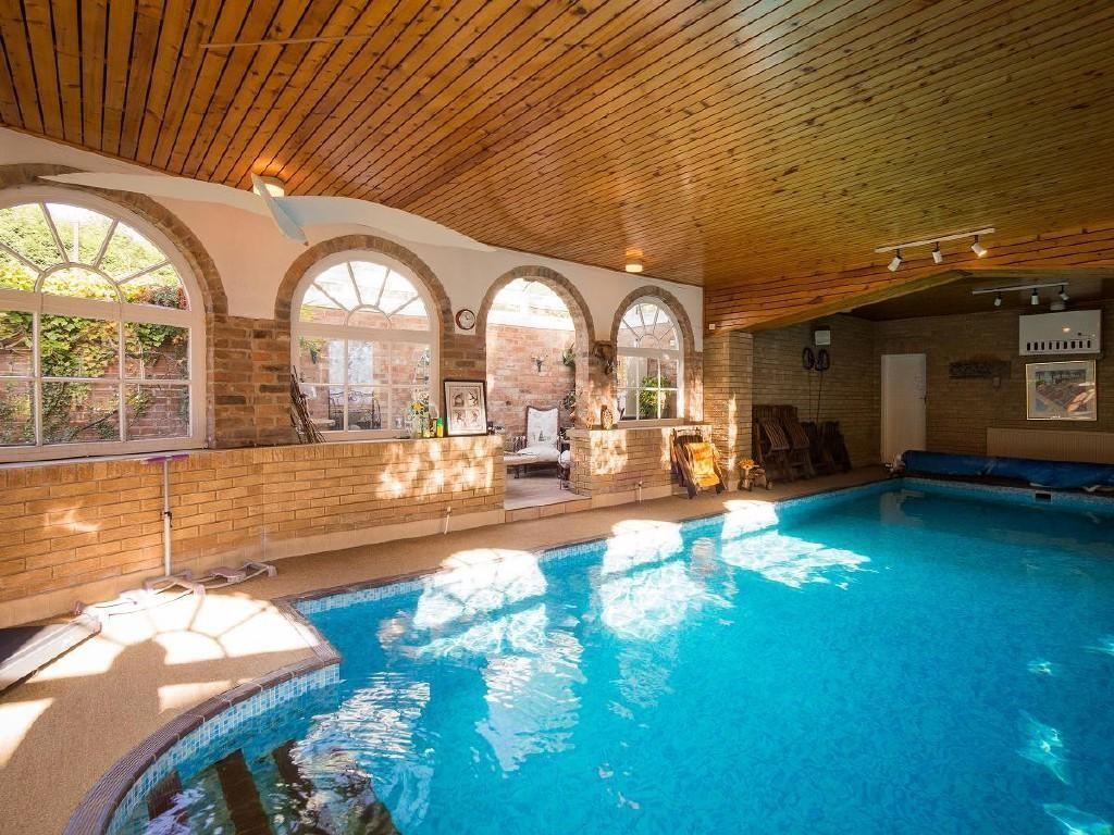 6 bedroom detached house for sale in Gonalston, NG14