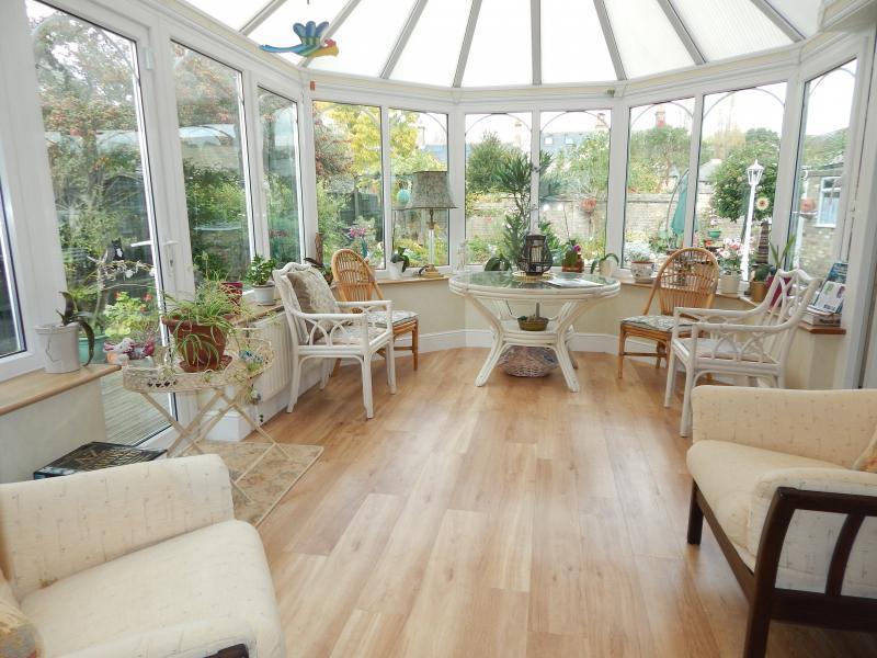 3 bedroom detached house for sale in AVENUE ROAD, ST NEOTS, PE19