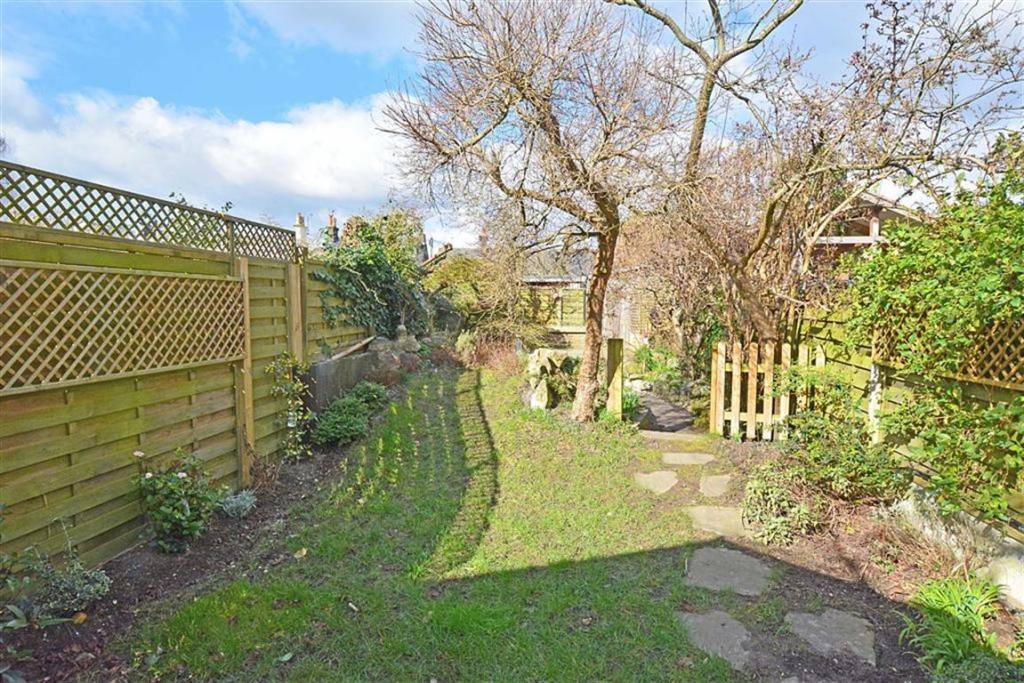 3 bedroom terraced house for sale in Tring, Hertfordshire, HP23