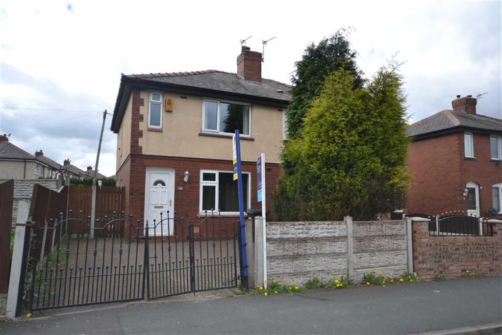 2 bedroom semidetached house to rent in Heather Grove, Worsley Hall