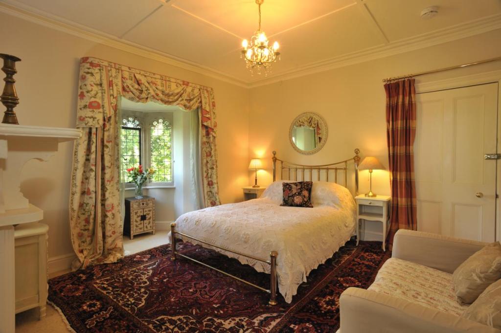 7 bedroom detached house for sale in Wells Road, Glastonbury, Somerset