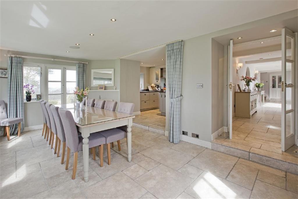 5 bedroom barn conversion for sale in Skipton Road, Harrogate, HG3