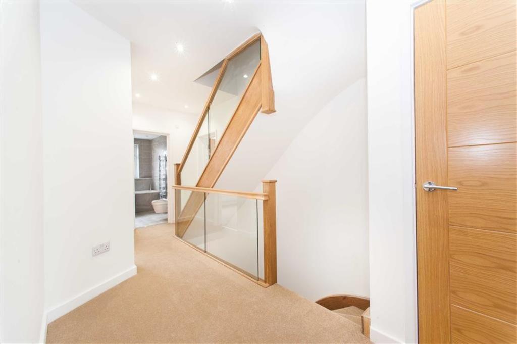 5 bedroom detached house for sale in Gurney Court Road, St Albans