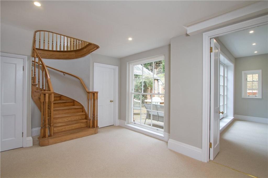 5 bedroom detached house for sale in Liphook, Hampshire