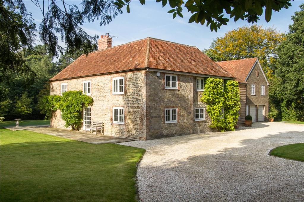 6 bedroom detached house for sale in Bepton, Midhurst, West Sussex, GU29, GU29