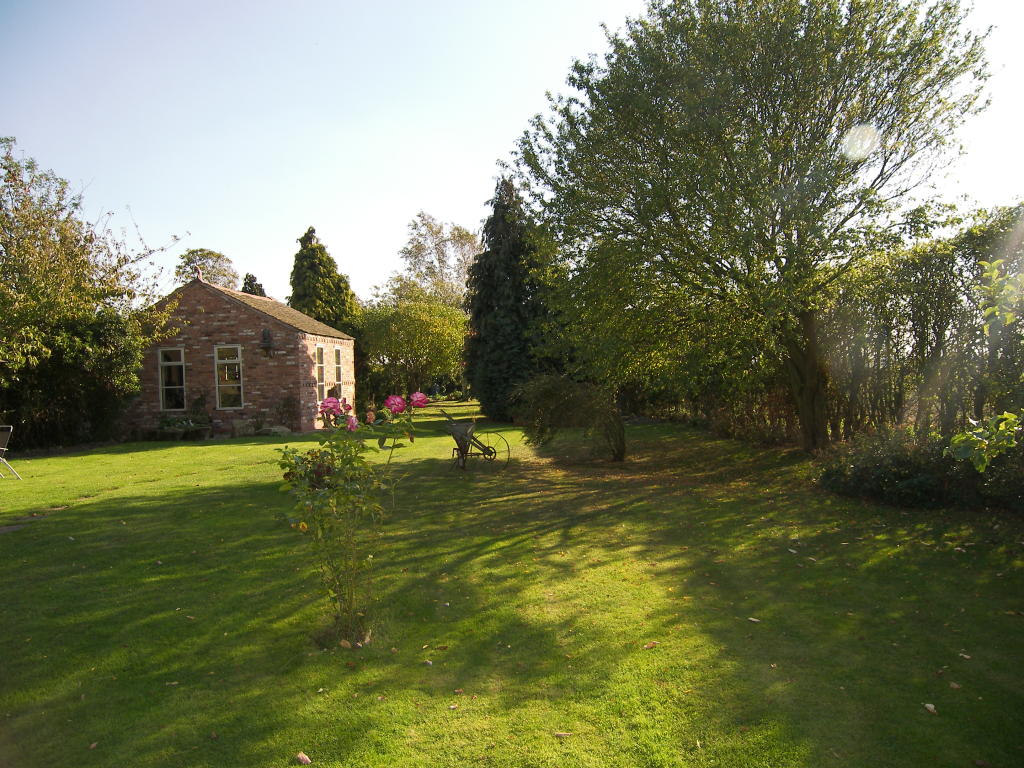 4 bedroom detached house for sale in Wiggins Hill, Wishaw,Wishaw,Sutton