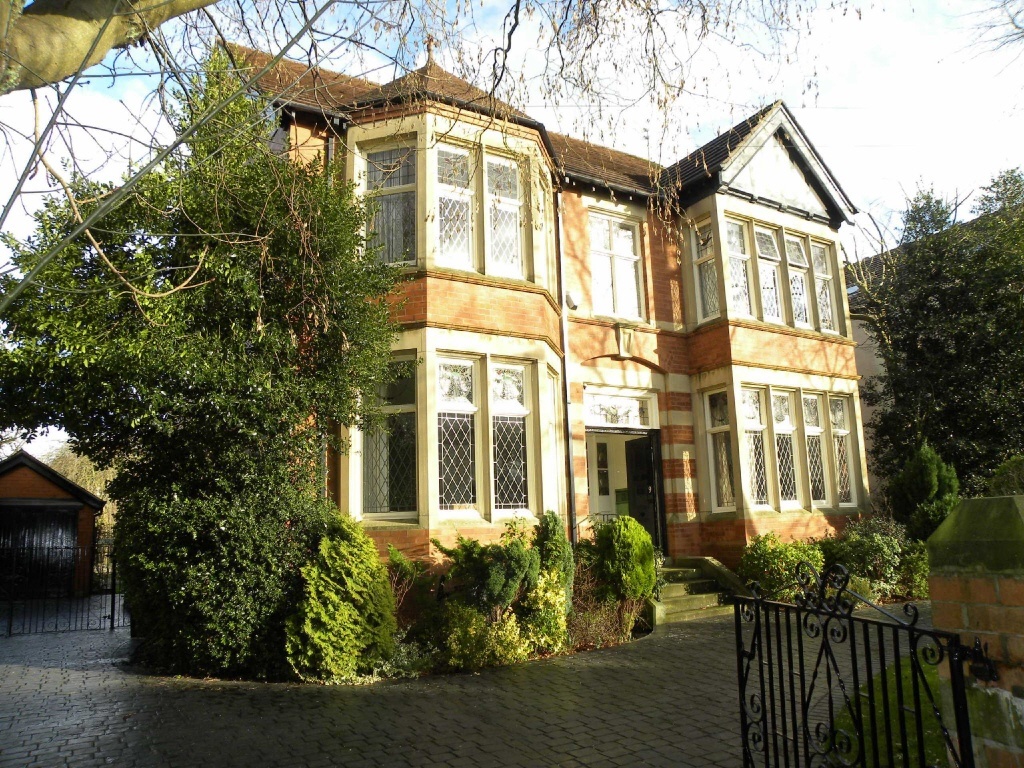 7 bedroom detached house for sale in Broomfield Road, HEATON MOOR