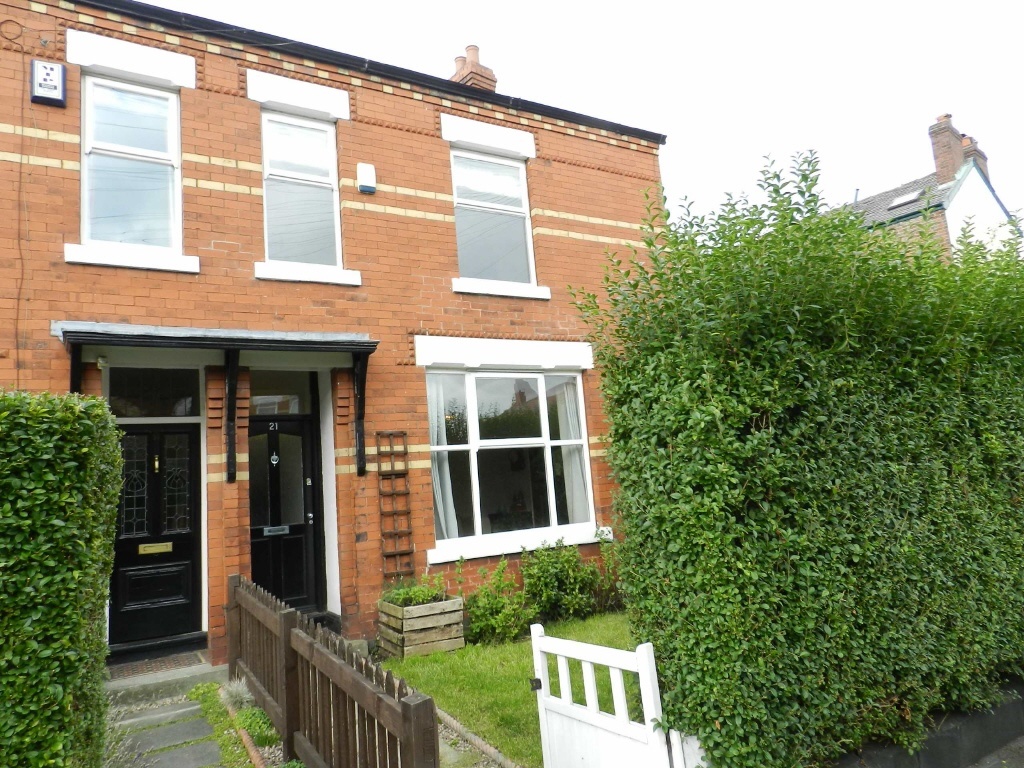 2 bedroom terraced house for sale in Albert Road, HEATON MOOR