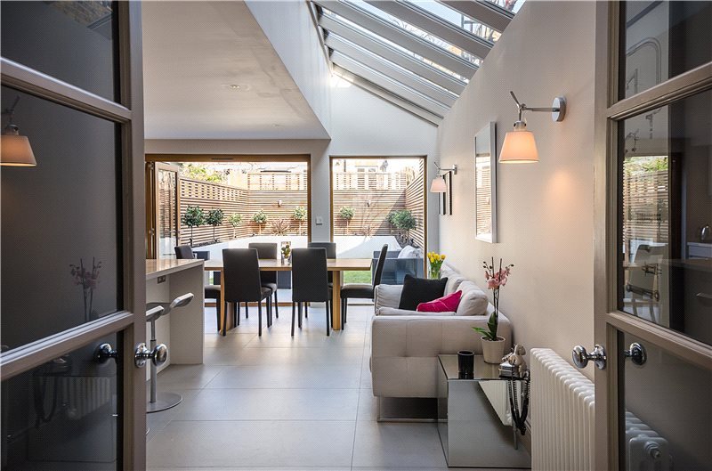 5 bedroom terraced house for sale in Hillier Road, London, SW11, SW11