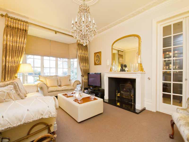 6 bedroom house for sale in 32 Broad Lane, Hampton, Middlesex, TW12