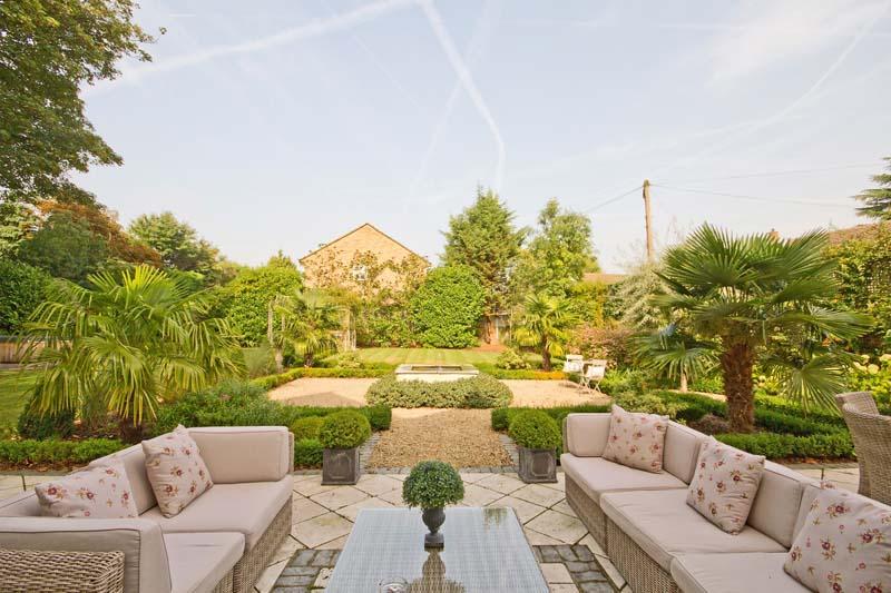 6 bedroom house for sale in 32 Broad Lane, Hampton, Middlesex, TW12