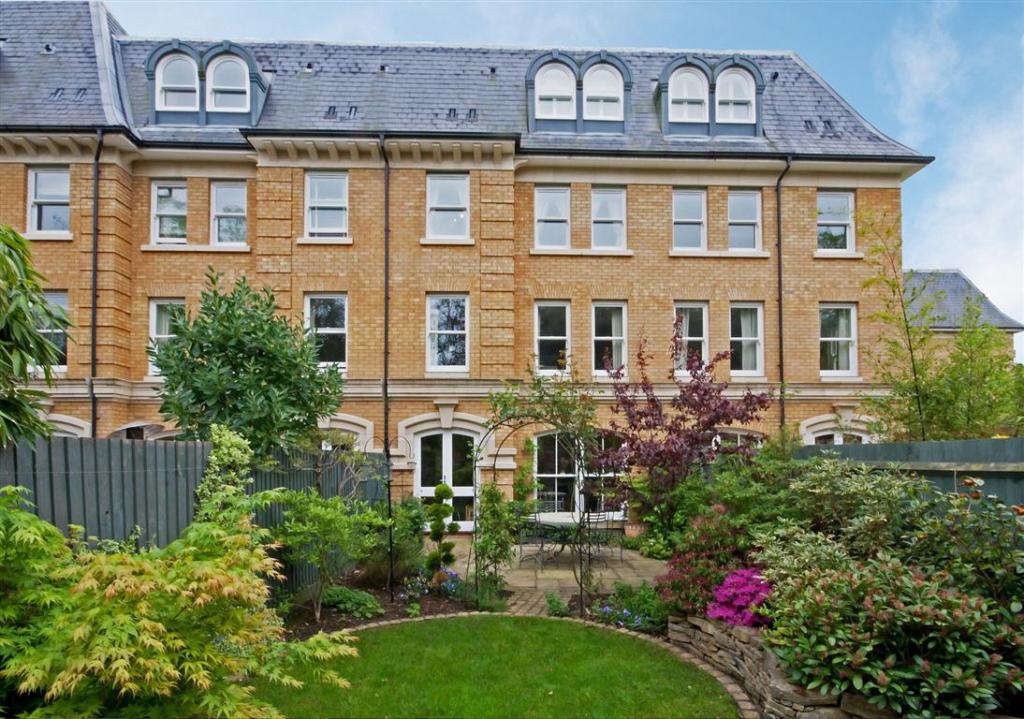 5 bedroom house for sale in Langdon Park, Teddington, TW11