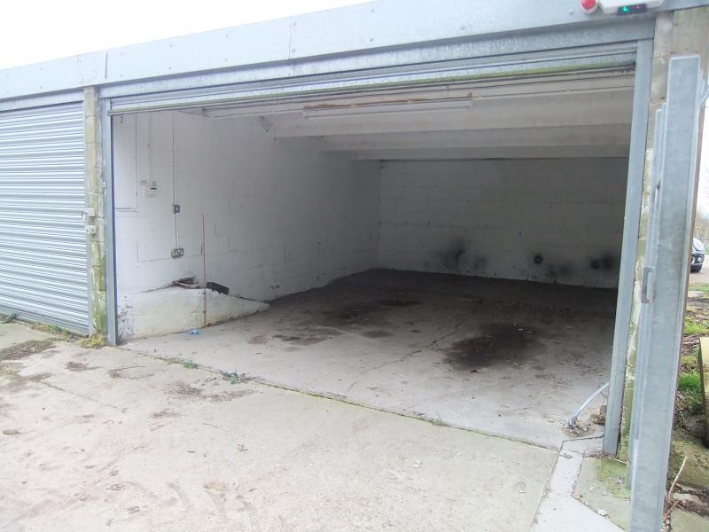 Commercial property to rent in Garage , Dallington, TN21, TN21