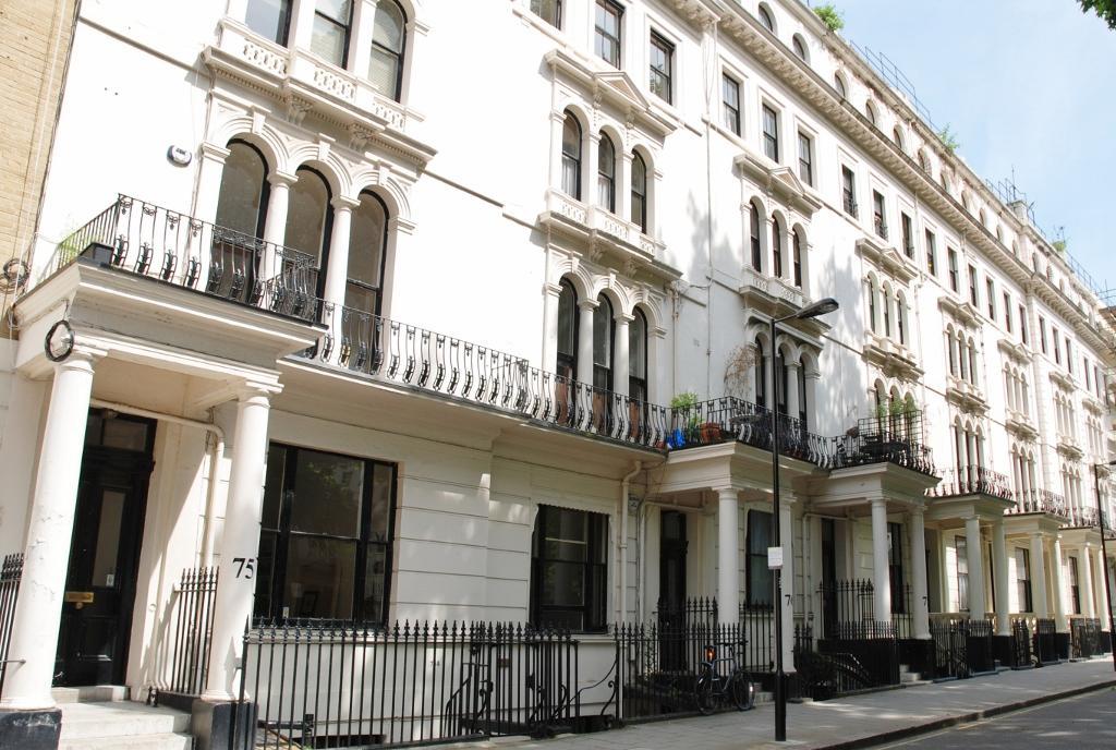 2 bedroom apartment to rent in Kensington Gardens Square, Bayswater, W2, W2