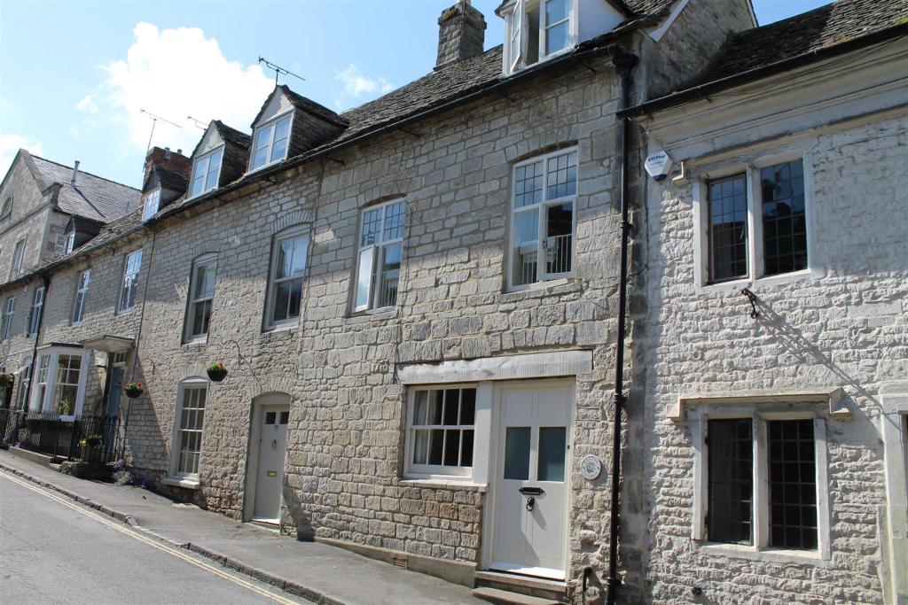 2 bedroom terraced house for sale in Tetbury Street, Minchinhampton, GL6