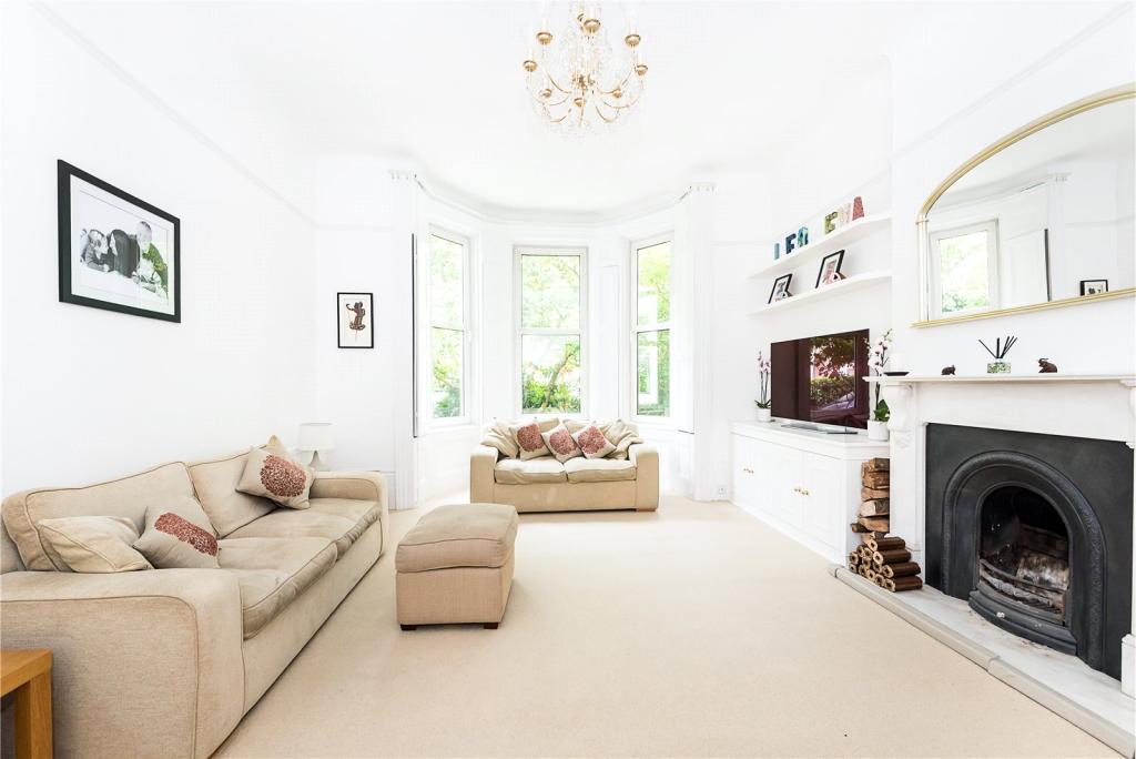 4 bedroom semidetached house for sale in Grove Crescent, Kingston upon