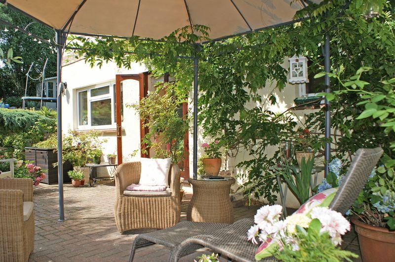 Patio Garden Design Ideas, Photos & Inspiration | Rightmove Home Ideas