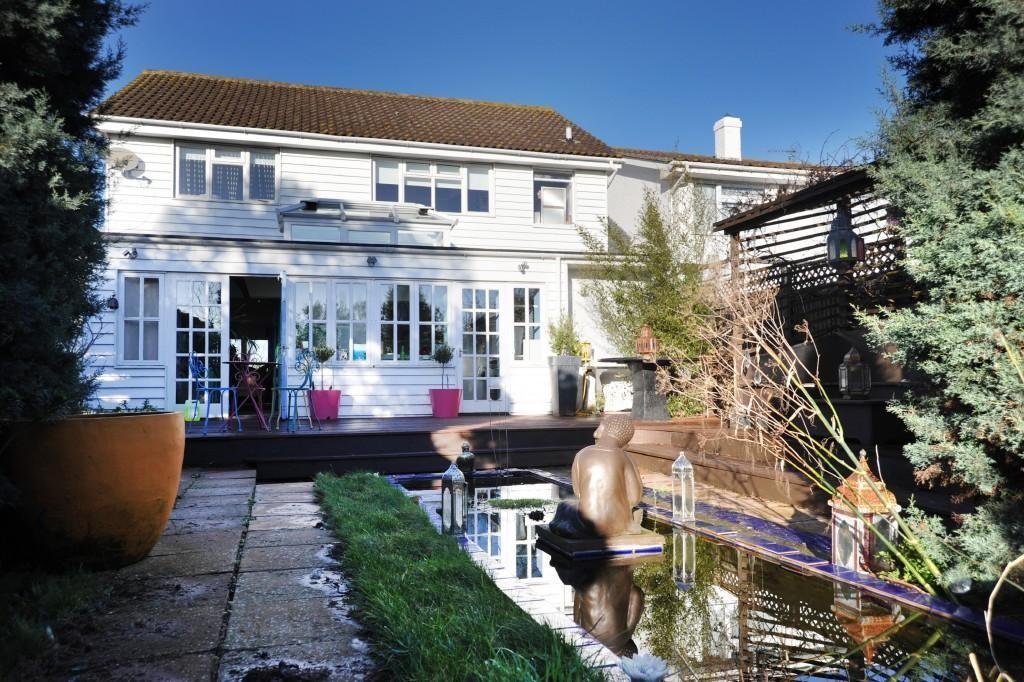 3 bedroom detached house for sale in Preston Parade, Seasalter