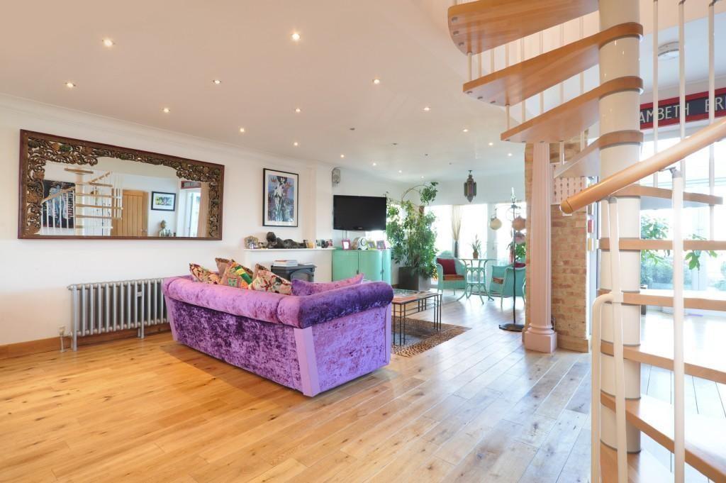 3 bedroom detached house for sale in Preston Parade, Seasalter