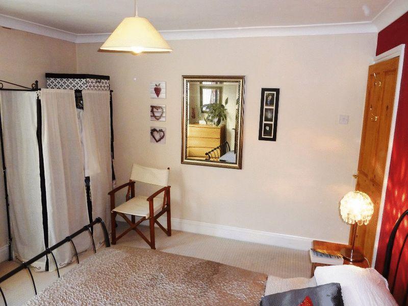 2 bedroom semidetached house for sale in Quarry Street, Leamington Spa