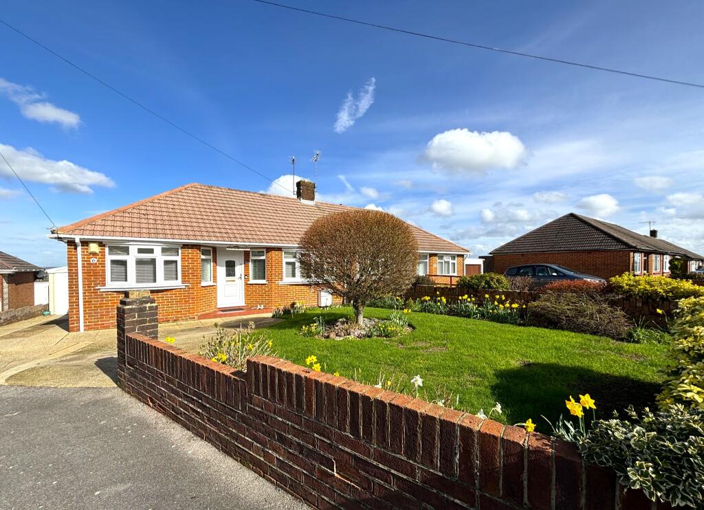 2 Bedroom Semi Detached Bungalow For Sale In Severn Way West End