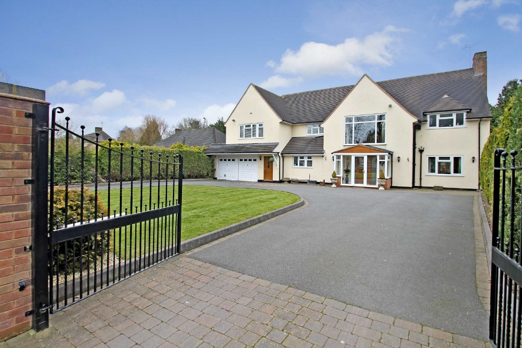 5 bedroom detached house for sale in Warwick Road, Solihull, B91