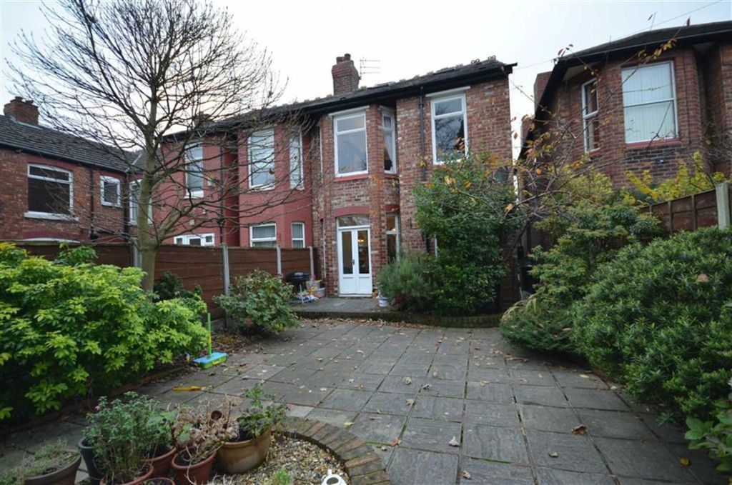 4 bedroom terraced house for sale in Reddish Road, South Reddish, SK5
