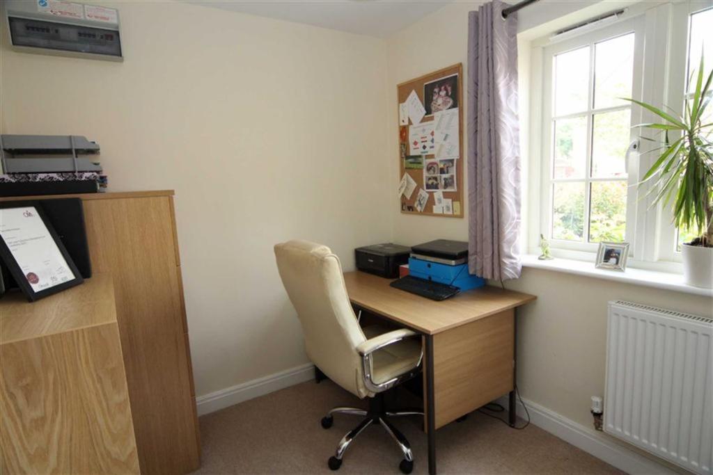 4 bedroom detached house for sale in Sherwood Court, Long Whatton, LE12