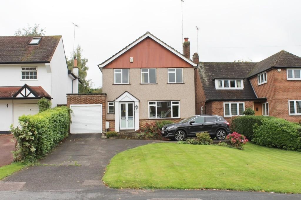 3 bedroom detached house to rent in Cuffley Village, EN6
