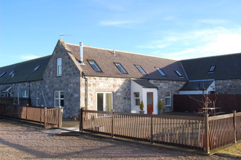 4 bedroom detached house to rent in Haremoss Steadings, Banchory