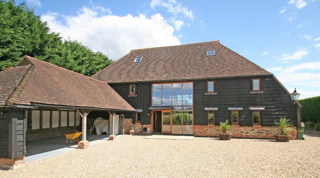 bedroom barn conversion to rent in Wiggonholt, West Sussex, RH20