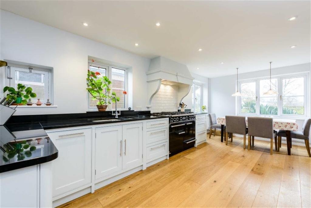 4 bedroom semidetached house for sale in Woolstone, Oxfordshire, SN7