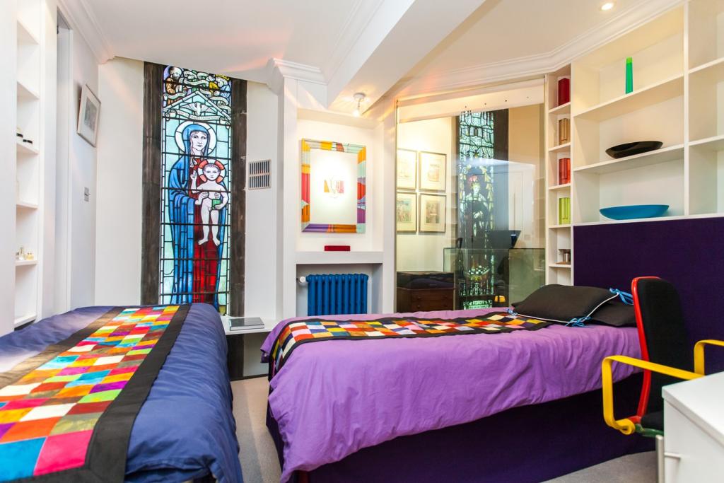 Peggy Prendeville,Secondary Bedroom