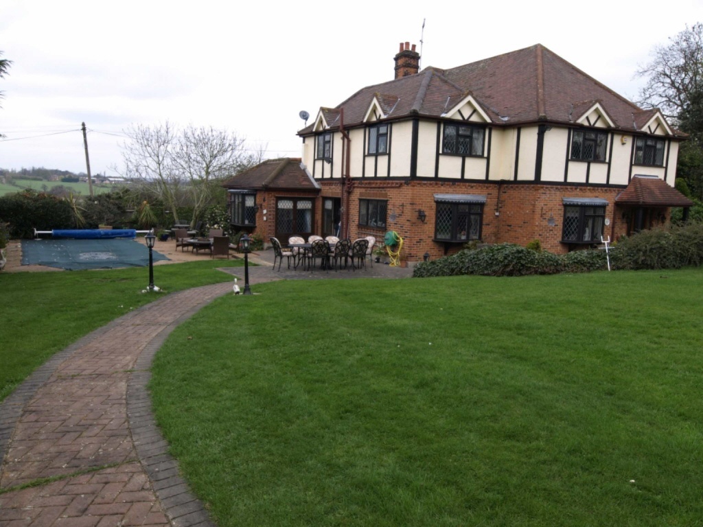 5 bedroom detached house for sale in Vicarage Lane, Chigwell, Essex, IG7