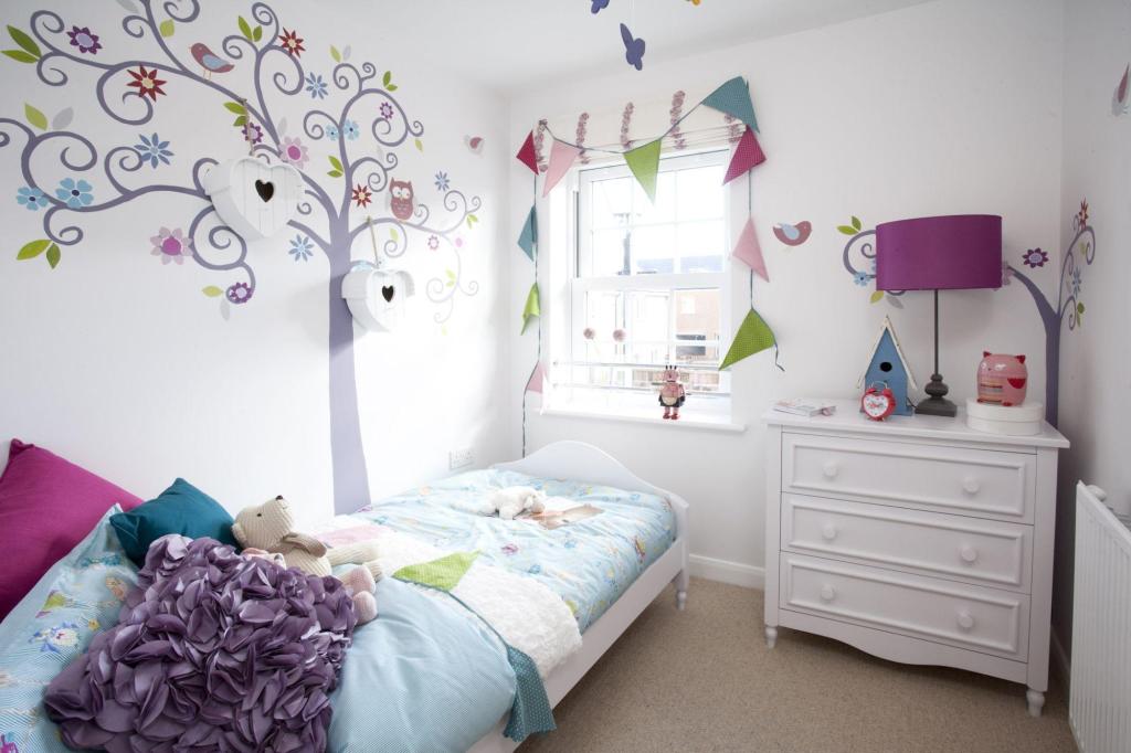 3 bedroom end of terrace house for sale in London Road, Stapeley