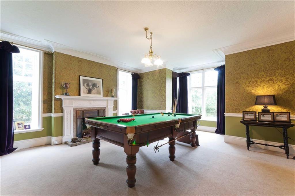 6 bedroom detached house for sale in Whirlow Croft, Sheffield