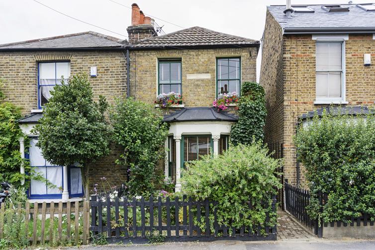 2 bedroom end of terrace house for sale in Aubrey Road, Walthamstow