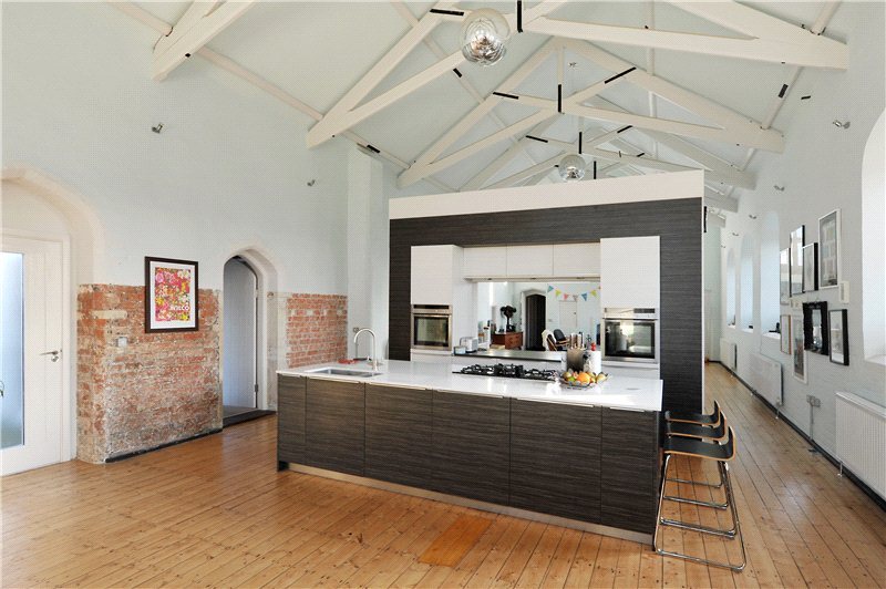 5 bedroom detached house for sale in School Road, Oldland Common