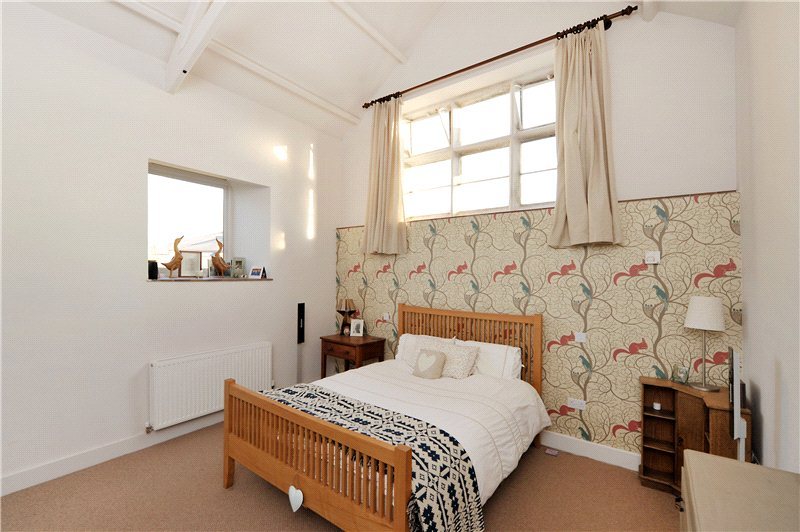 5 bedroom detached house for sale in School Road, Oldland Common