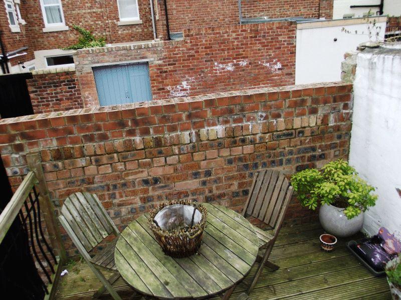 5 bedroom terraced house for sale in Sandringham Avenue, Benton