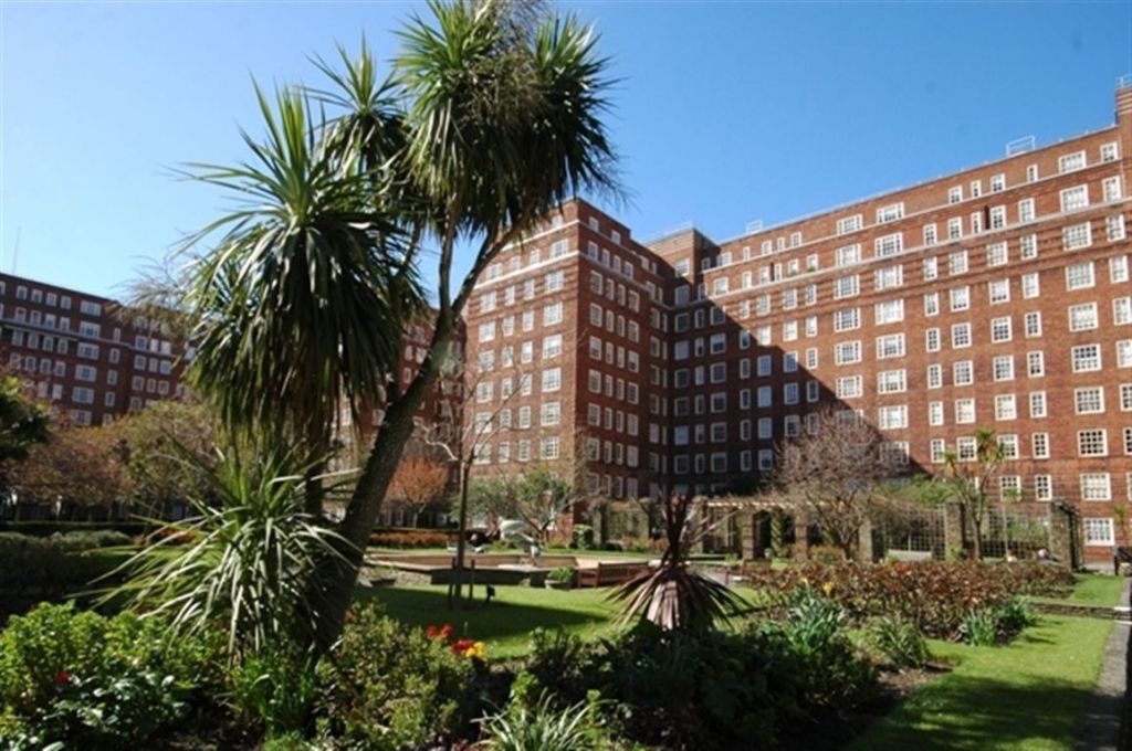 1 bedroom flat to rent in Dolphin Square, Pimlico, London, SW1V 3LX, SW1V