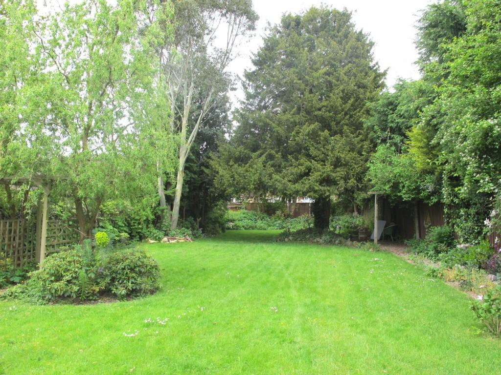4 bedroom semidetached house for sale in Elmdon Road, Marston Green, B37