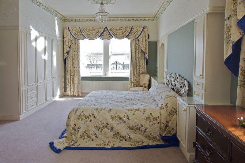 5 bedroom manor house for sale in Ashlea, Woodhouse Lane, Brighouse, HD6