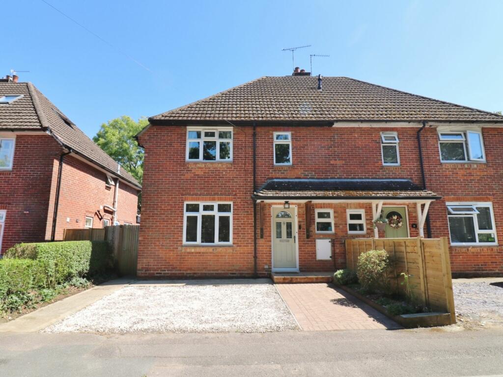 Bedroom Semi Detached House For Sale In Wildern Lane Hedge End So