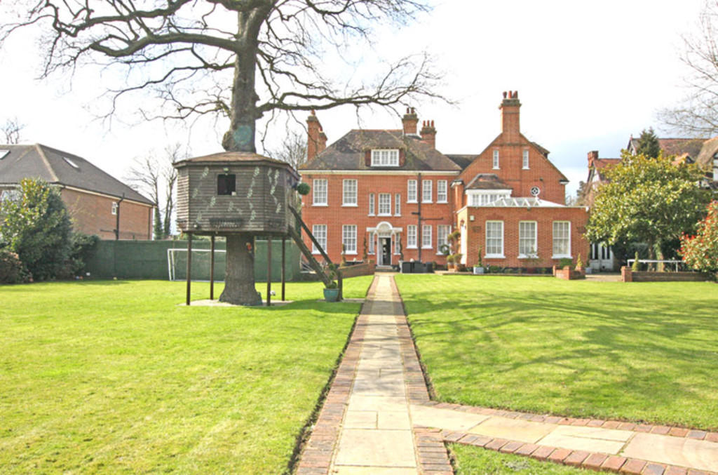 6 bedroom property for sale in Wuthering Heights, Court Road, Eltham