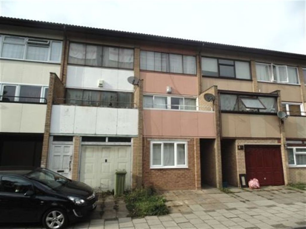 4 bedroom terraced house to rent in Gurnards Avenue, Fishermead, Milton Keynes, MK6